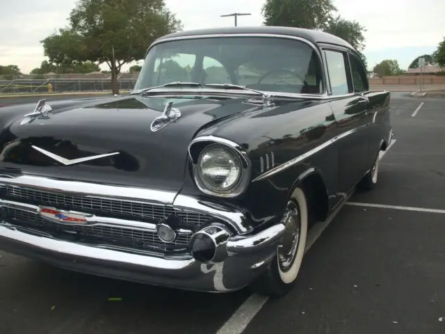 1957 chevrolet, 210, 2 door sedan, 350 eng, muncie 4 speed