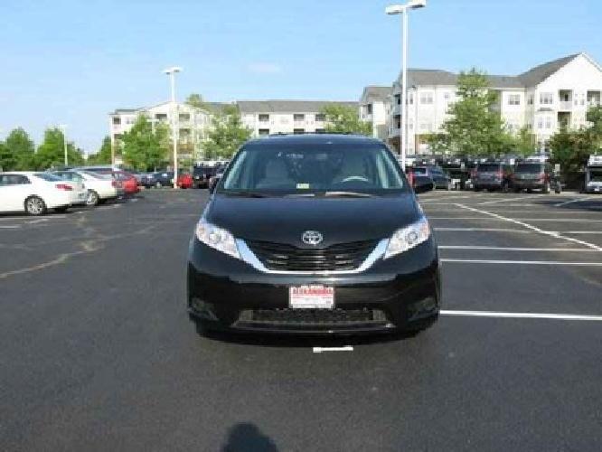 2014 toyota sienna le in alexandria, va