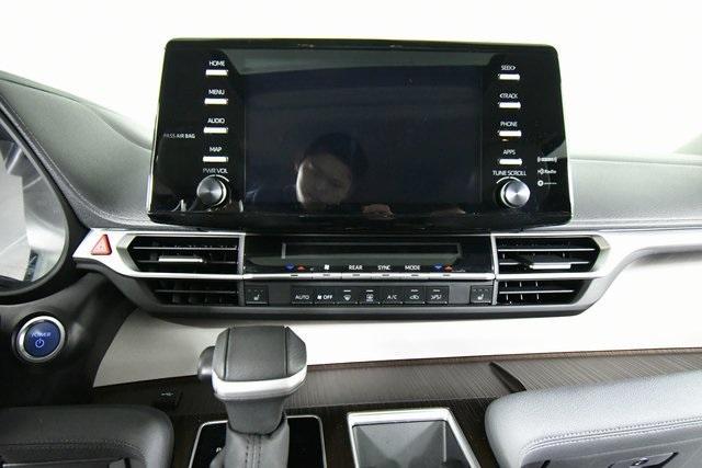 2023 toyota sienna xle