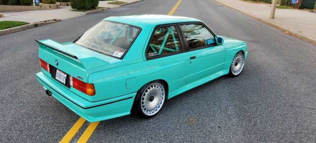 e30 m3 tribute all metal oem parts bbs or dtm rims custom interior! as new! rare
