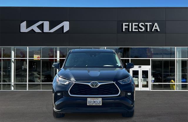 2020 toyota highlander le