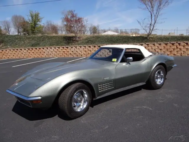 1972 chevrolet corvette stingray convertible with the hard top!!!!