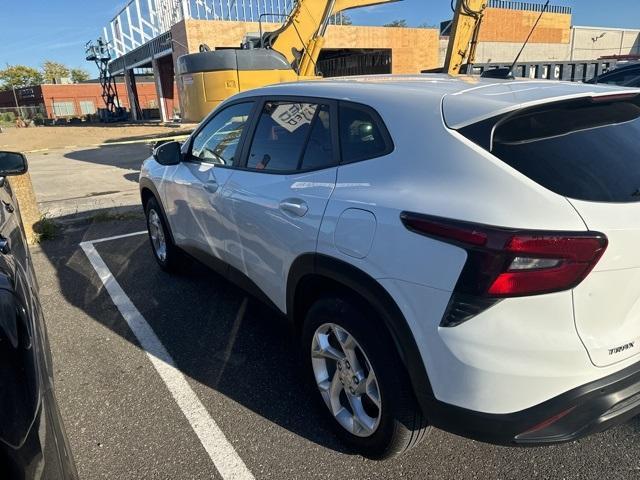 2024 chevrolet trax ls