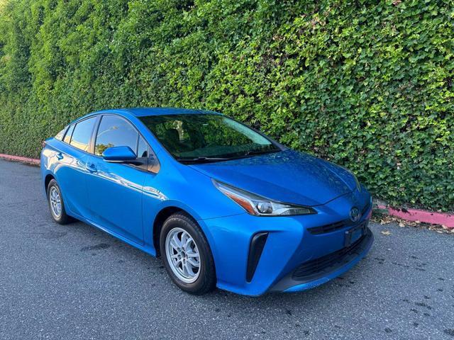 2019 toyota prius l