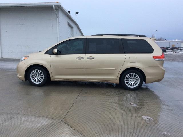 2011 toyota sienna xle 8-passenger xle 8-passenger 4dr mini-van for sale in sheridan, wyoming