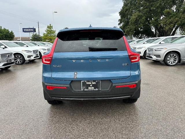 2024 volvo xc40 b5 ultimate dark theme