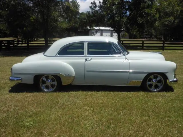 1952 chevrolet deluxe styline restorod 350 v8 ac dual exhaust automatic