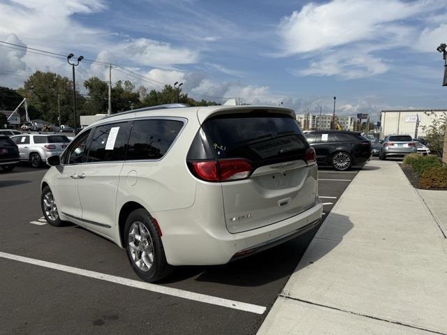 2017 chrysler pacifica limited