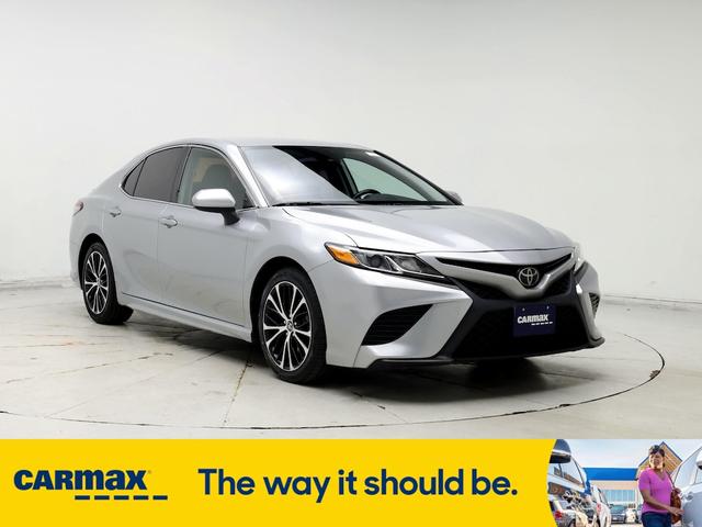 2019 toyota camry se