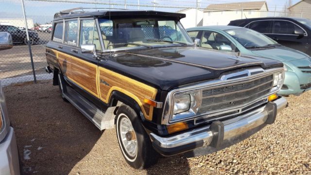 clean and great running jeep wagoneer!