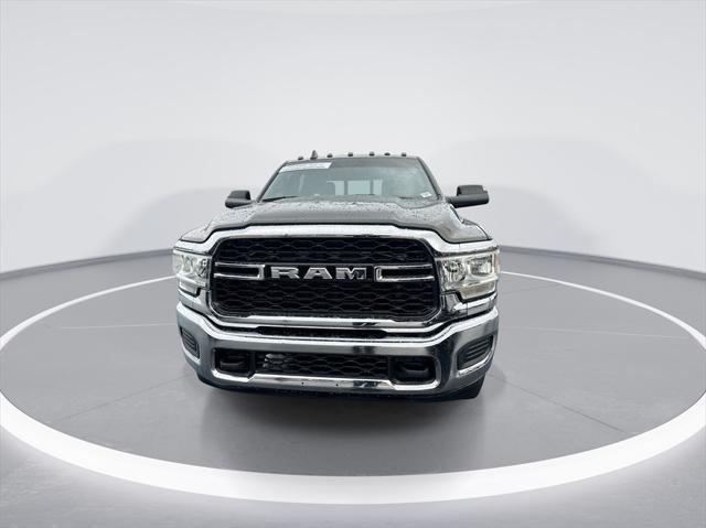 2022 ram 3500 tradesman crew cab 4x4 6'4' box