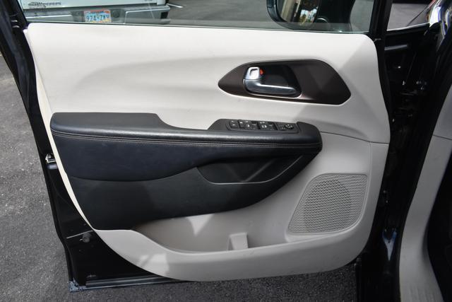 2018 chrysler pacifica touring-l