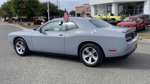 2022 dodge challenger sxt