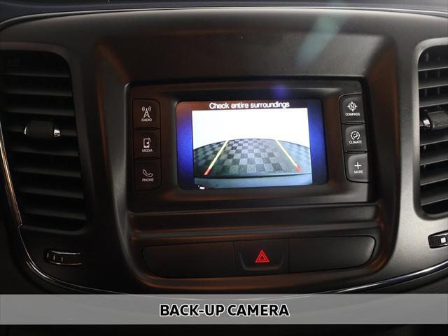 2016 chrysler 200 s