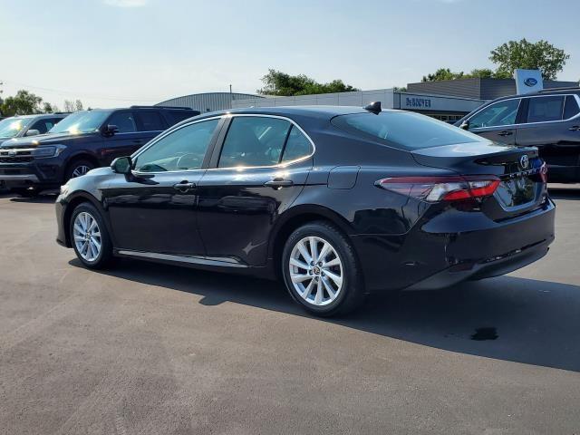 2021 toyota camry le