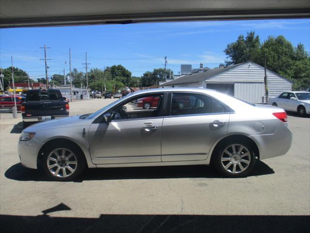 2011 lincoln mkz base