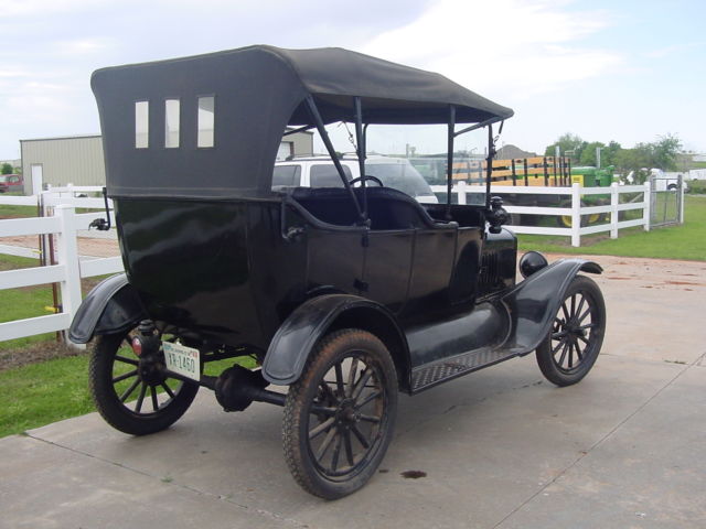 1917 model t ford 3 door touring car
