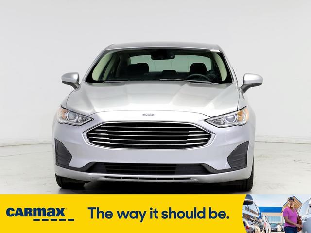 2020 ford fusion se