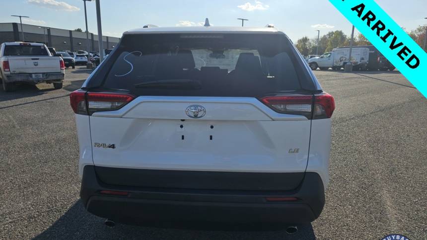 2021 toyota rav4 le
