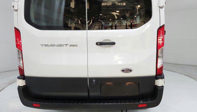 2022 ford transit-250 base