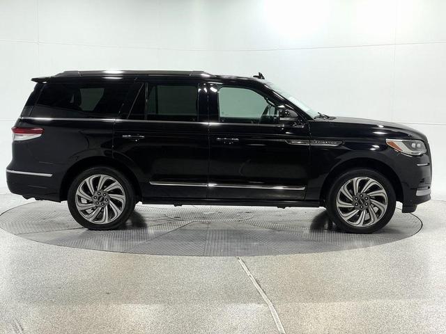2022 lincoln navigator reserve