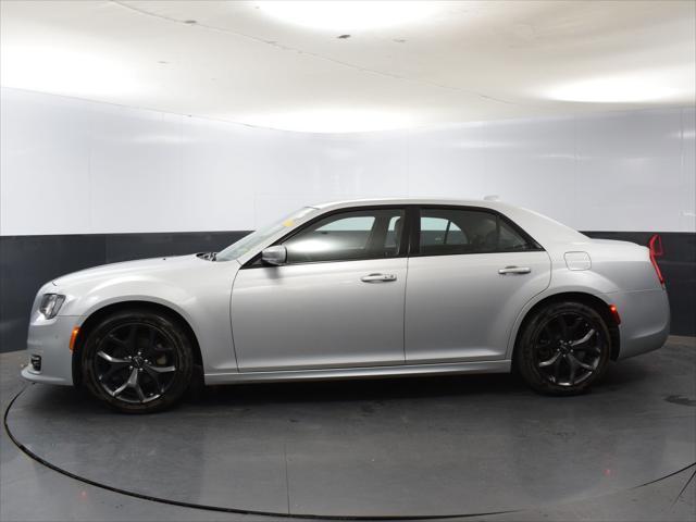 2022 chrysler 300 touring
