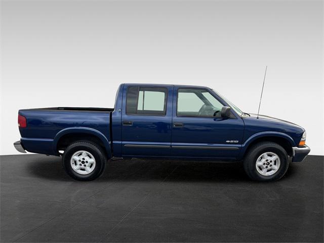 2002 chevrolet s-10 base