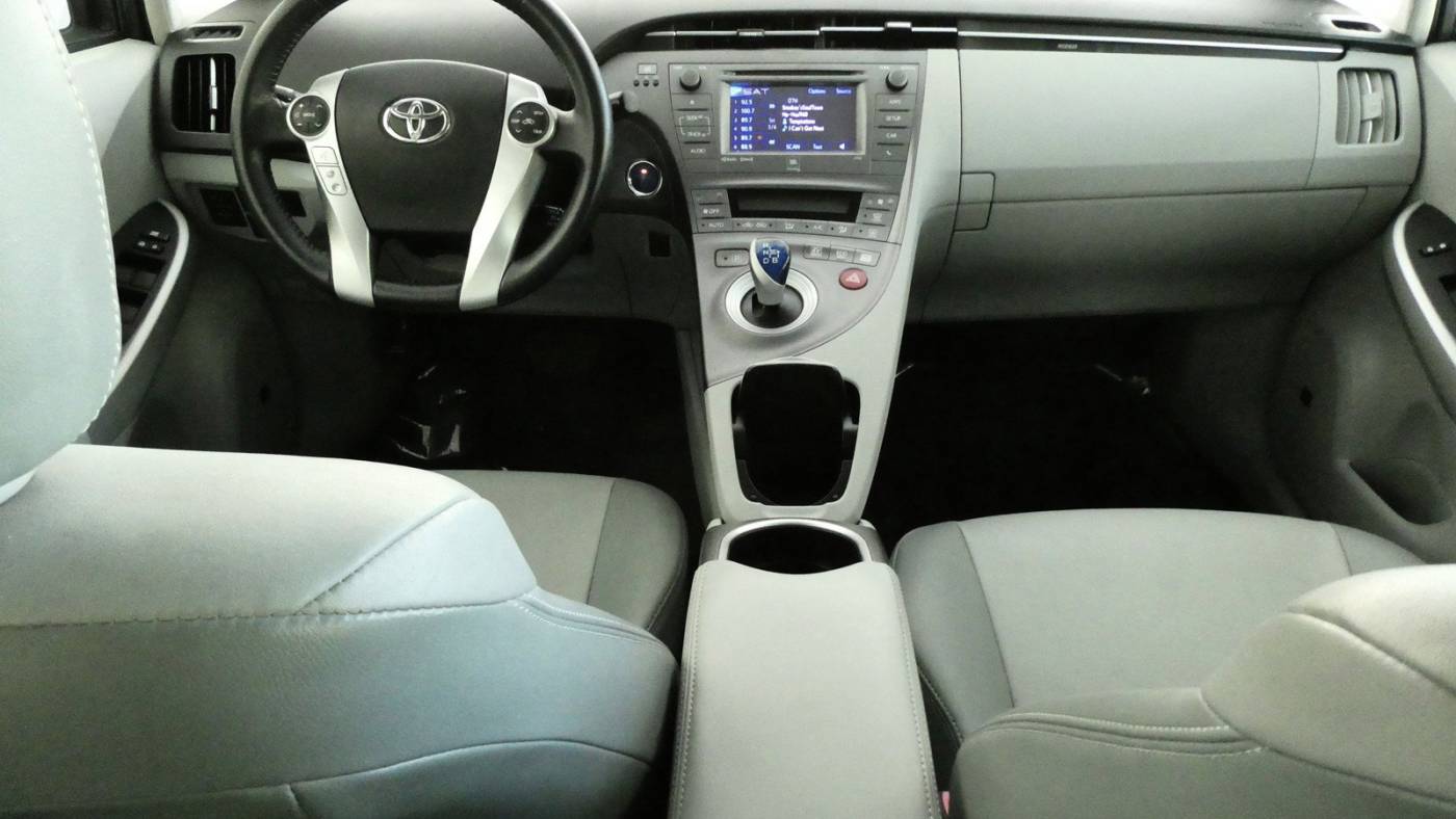 2012 toyota prius four