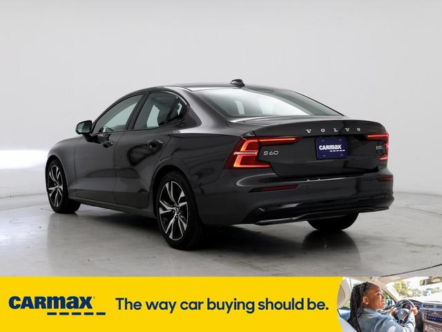 2024 volvo s60 b5 plus dark theme
