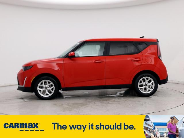 2023 kia soul lx