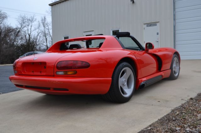 viper rt/10 8.0l viper v10 400 hp 6 speed