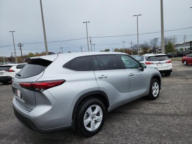 2023 toyota highlander le