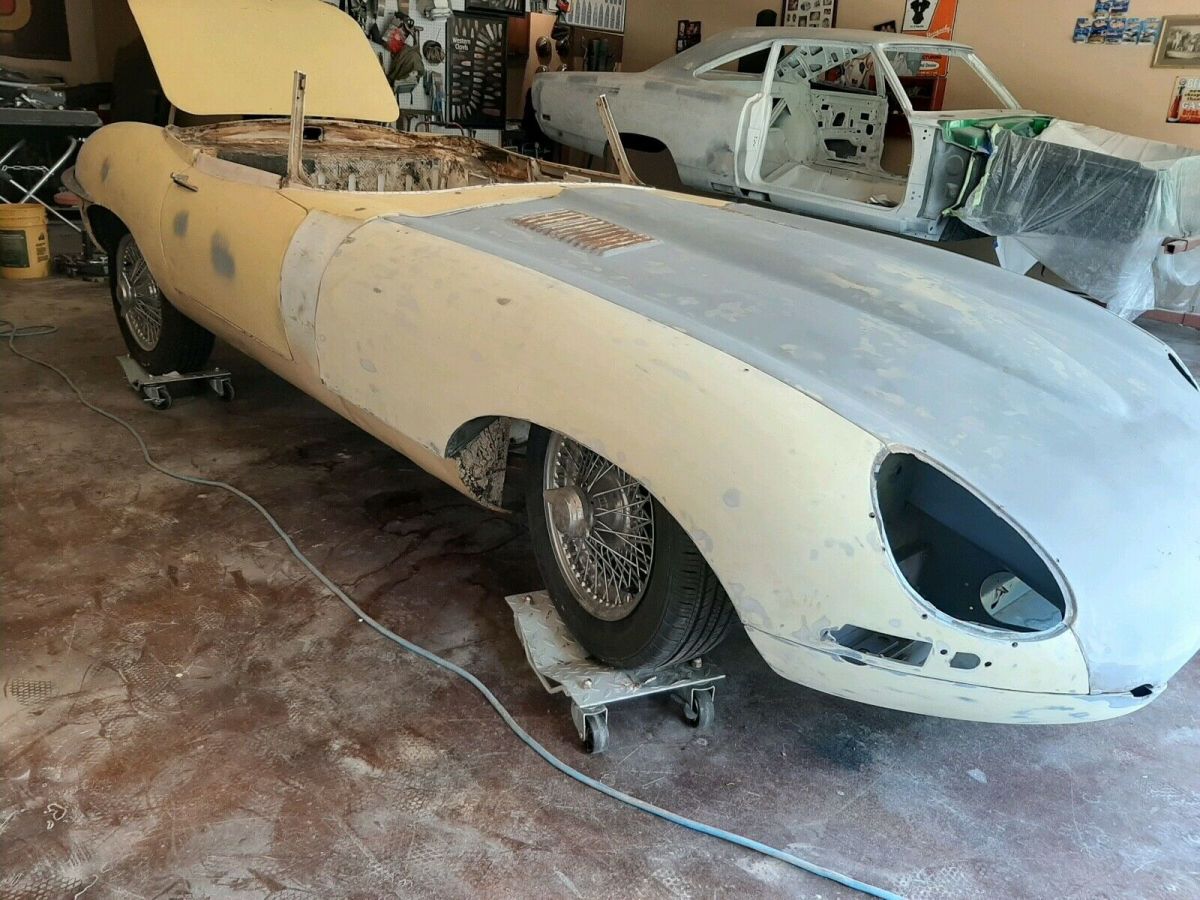 jaguar e-type xke 1962 ots matching numbers very solid body. lhd