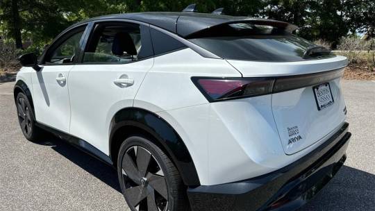 new 2024 nissan ariya platinum+ e-4orce awd with 20" wheels