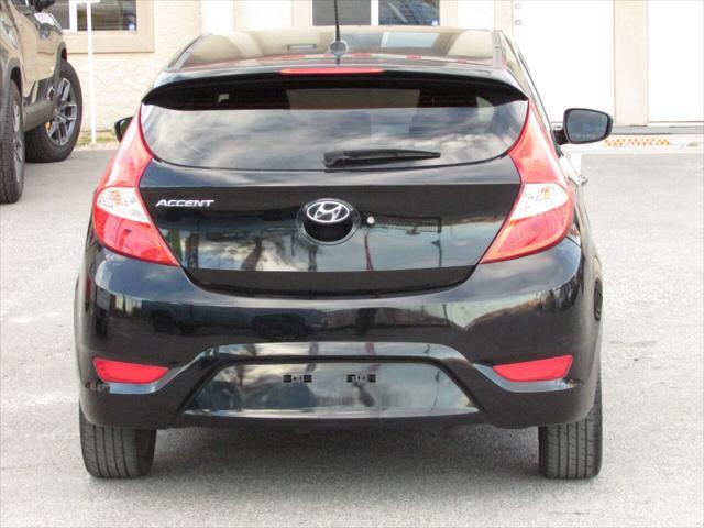 2012 hyundai accent se