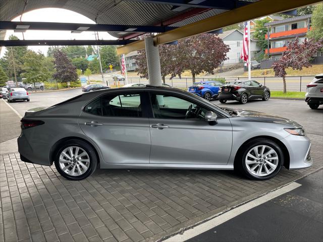 2022 toyota camry le