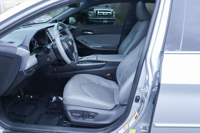 2019 toyota avalon hybrid limited