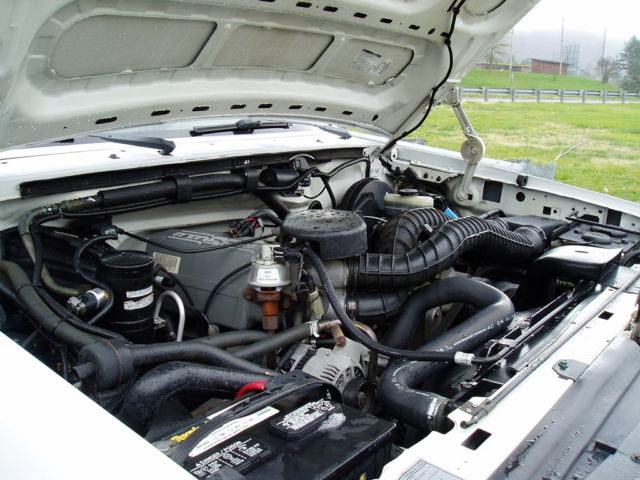 1994 ford f-150 xlt 4x4 ... 1 family owned .. must see