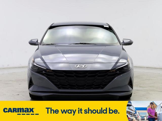 2022 hyundai elantra se