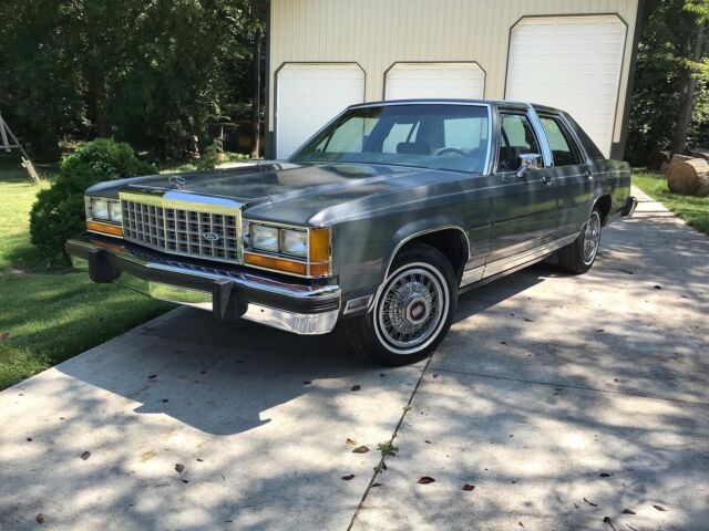 1986 ford ltd sedan grey rwd automatic crown victoria