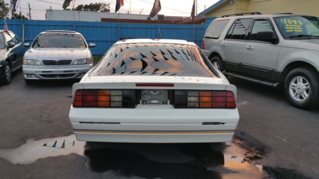 1989 chevy camaro iroc z, fully restored 5.7ltr t-tops, no reserve!!!!!!!