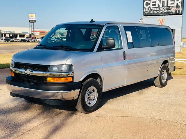 2019 chevrolet express 3500 lt
