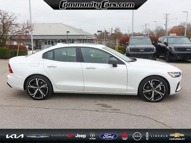 2024 volvo s60 b5 core dark theme