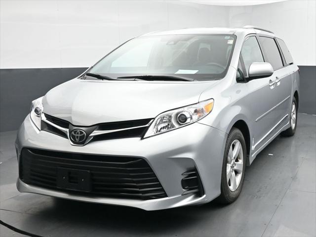 2019 toyota sienna le
