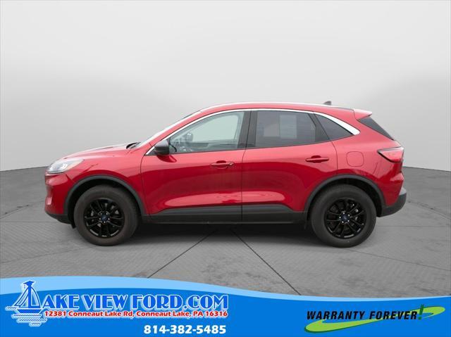 2022 ford escape se