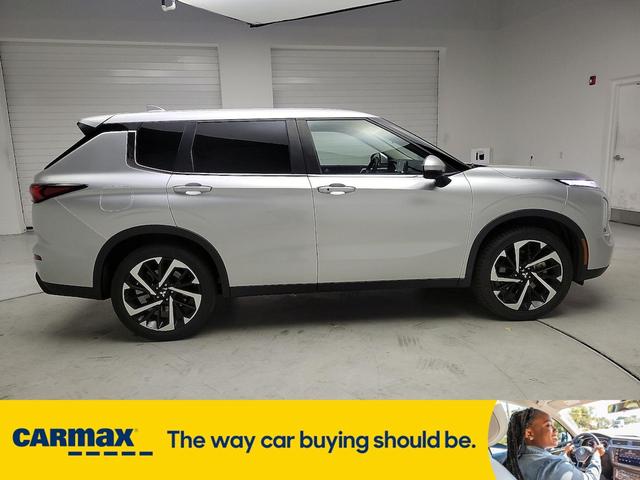 2022 mitsubishi outlander se