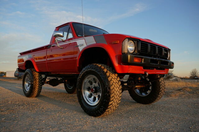 rare 1981 toyota pickup hilux, 4x4, 5 speed, 22r 4 cylinder