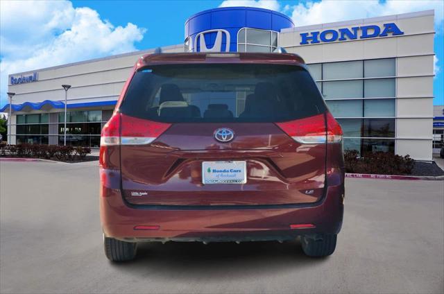 2014 toyota sienna le