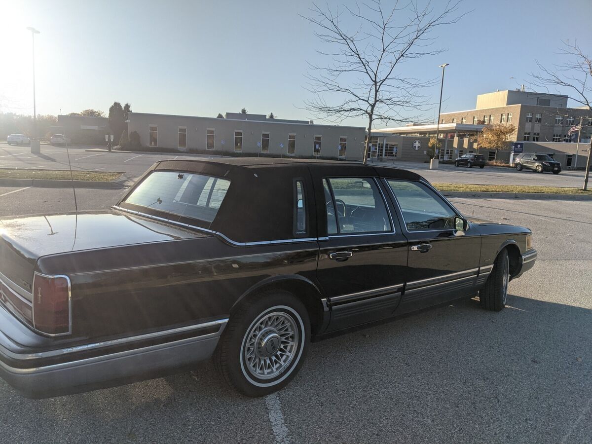 1993 lincoln town car signature series 185k miles, no rust