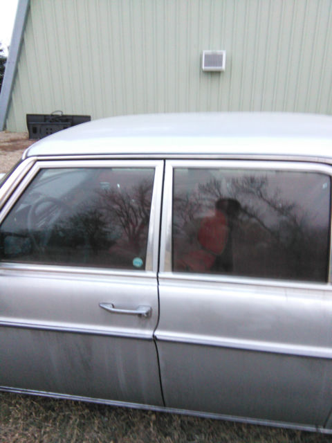 1976 mercedes-benz 300d w115 no reserve!!!